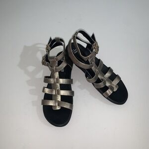 Clarks Sandals Womens Size 10 Gold Leather Gladiator Ankle Strap Comfort Flat